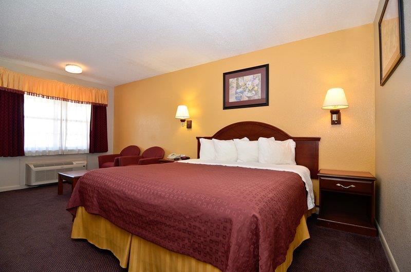 Best Western Delhi Inn Quarto foto